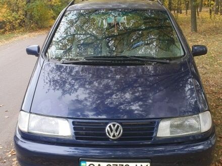 Фольксваген Шаран 1999 в Черкассах на Automoto.ua Синий Фольксваген Шаран, объемом двигателя 1.9 л и пробегом 379 тыс. км за 4200 $, фото 1 на Automoto.ua