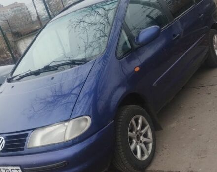 Синий Фольксваген Шаран, объемом двигателя 2.3 л и пробегом 400 тыс. км за 2300 $, фото 1 на Automoto.ua