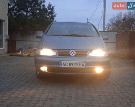 Синий Фольксваген Шаран, объемом двигателя 1.78 л и пробегом 308 тыс. км за 2700 $, фото 1 на Automoto.ua