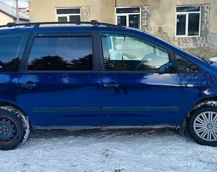 Синий Фольксваген Шаран, объемом двигателя 1.98 л и пробегом 300 тыс. км за 3500 $, фото 1 на Automoto.ua