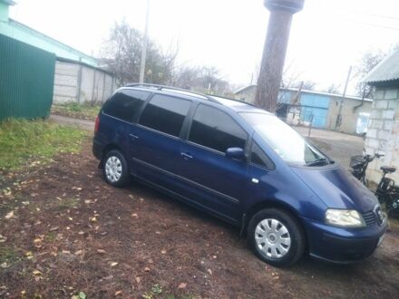 Синий Фольксваген Шаран, объемом двигателя 1.9 л и пробегом 400 тыс. км за 3350 $, фото 1 на Automoto.ua