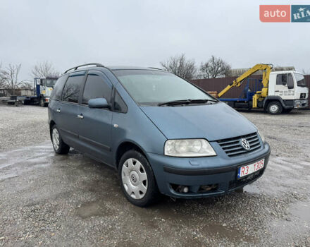 Синий Фольксваген Шаран, объемом двигателя 1.9 л и пробегом 232 тыс. км за 2200 $, фото 1 на Automoto.ua