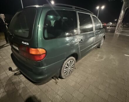 Зелений Фольксваген Шаран, об'ємом двигуна 1.8 л та пробігом 294 тис. км за 3800 $, фото 5 на Automoto.ua