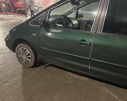 Зелений Фольксваген Шаран, об'ємом двигуна 1.8 л та пробігом 294 тис. км за 3800 $, фото 1 на Automoto.ua