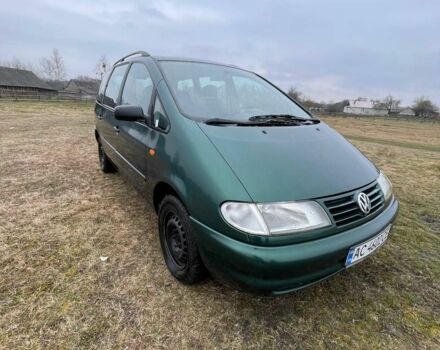 Зеленый Фольксваген Шаран, объемом двигателя 1.9 л и пробегом 125 тыс. км за 3500 $, фото 1 на Automoto.ua