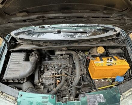 Зелений Фольксваген Шаран, об'ємом двигуна 1.9 л та пробігом 150 тис. км за 1500 $, фото 5 на Automoto.ua