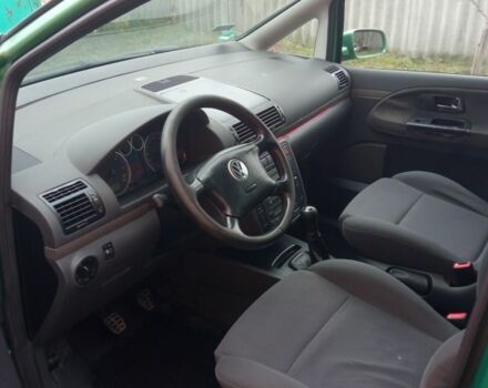 Зеленый Фольксваген Шаран, объемом двигателя 1.9 л и пробегом 300 тыс. км за 2200 $, фото 6 на Automoto.ua