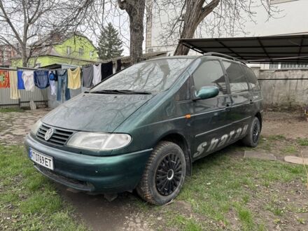 Фольксваген Шаран 1996 у Чернівцях на Automoto.ua Зелений Фольксваген Шаран, об'ємом двигуна 2.8 л та пробігом 360 тис. км за 1799 $, фото 1 на Automoto.ua