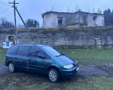 Зелений Фольксваген Шаран, об'ємом двигуна 1.9 л та пробігом 350 тис. км за 3450 $, фото 1 на Automoto.ua