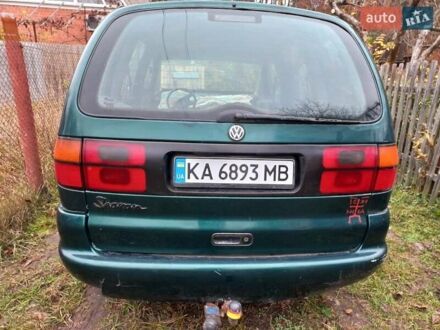 Зеленый Фольксваген Шаран, объемом двигателя 2 л и пробегом 300 тыс. км за 1700 $, фото 1 на Automoto.ua