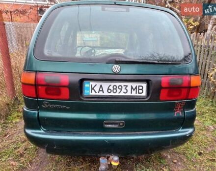 Зеленый Фольксваген Шаран, объемом двигателя 2 л и пробегом 300 тыс. км за 1700 $, фото 1 на Automoto.ua