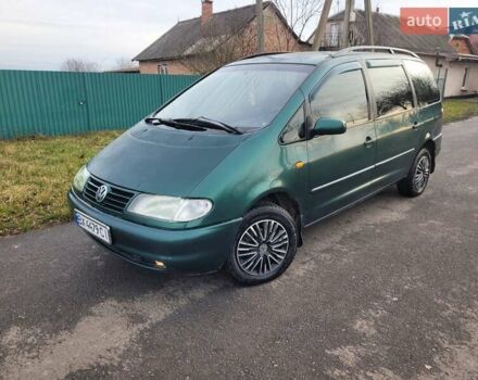 Зеленый Фольксваген Шаран, объемом двигателя 1.98 л и пробегом 316 тыс. км за 2999 $, фото 1 на Automoto.ua