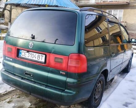 Зеленый Фольксваген Шаран, объемом двигателя 1.9 л и пробегом 331 тыс. км за 2700 $, фото 1 на Automoto.ua