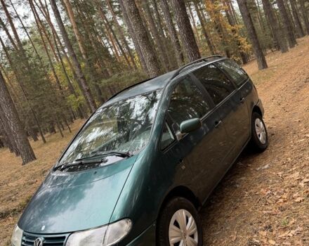 Зеленый Фольксваген Шаран, объемом двигателя 1.9 л и пробегом 150 тыс. км за 1500 $, фото 1 на Automoto.ua