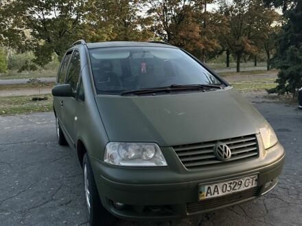 Зелений Фольксваген Шаран, об'ємом двигуна 2 л та пробігом 234 тис. км за 3100 $, фото 1 на Automoto.ua