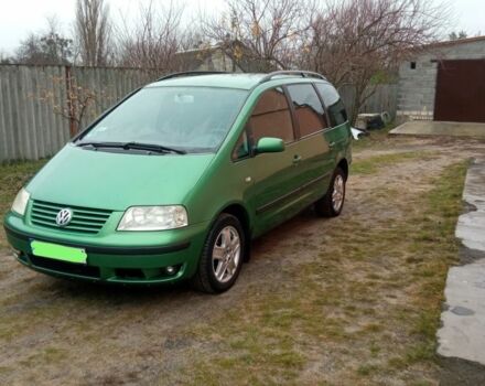 Зеленый Фольксваген Шаран, объемом двигателя 1.9 л и пробегом 300 тыс. км за 2200 $, фото 1 на Automoto.ua