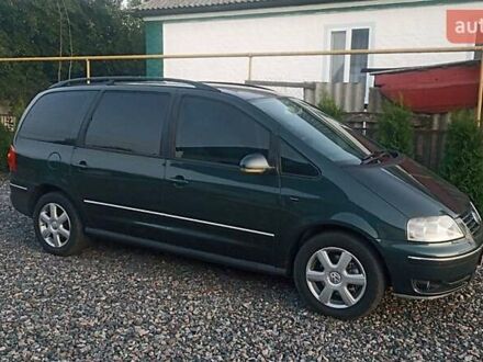 Фольксваген Шаран 2005 в Каменке на Automoto.ua Зеленый Фольксваген Шаран, объемом двигателя 1.9 л и пробегом 270 тыс. км за 5900 $, фото 1 на Automoto.ua