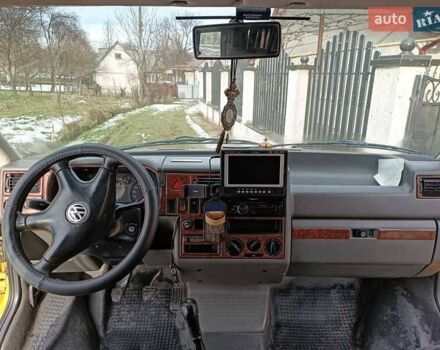Жовтий Фольксваген T4 (Transporter) пасс., об'ємом двигуна 2.5 л та пробігом 460 тис. км за 7800 $, фото 9 на Automoto.ua