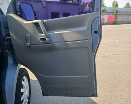 Сірий Фольксваген T4 (Transporter) пасс., об'ємом двигуна 2.5 л та пробігом 291 тис. км за 9490 $, фото 17 на Automoto.ua