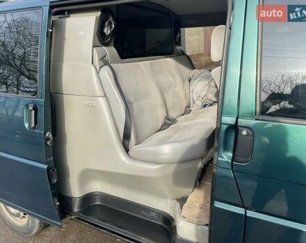 Зелений Фольксваген T4 (Transporter) пасс., об'ємом двигуна 2.5 л та пробігом 350 тис. км за 7500 $, фото 16 на Automoto.ua
