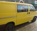 Помаранчевий Фольксваген T4 (Transporter) пасс., об'ємом двигуна 1.9 л та пробігом 293 тис. км за 5000 $, фото 1 на Automoto.ua