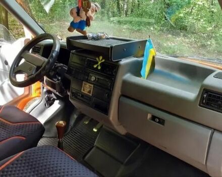 Помаранчевий Фольксваген T4 (Transporter) пасс., об'ємом двигуна 2.4 л та пробігом 370 тис. км за 3300 $, фото 2 на Automoto.ua