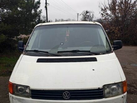 Белый Фольксваген Т4, объемом двигателя 2.5 л и пробегом 0 тыс. км за 4500 $, фото 1 на Automoto.ua