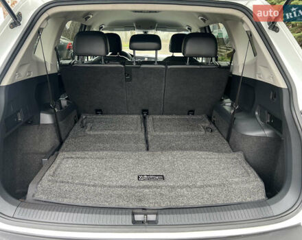 Білий Фольксваген Tiguan Allspace, об'ємом двигуна 1.98 л та пробігом 190 тис. км за 17500 $, фото 12 на Automoto.ua