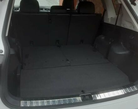 Білий Фольксваген Tiguan Allspace, об'ємом двигуна 2 л та пробігом 161 тис. км за 18200 $, фото 27 на Automoto.ua