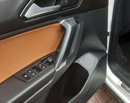 Білий Фольксваген Tiguan Allspace, об'ємом двигуна 2 л та пробігом 161 тис. км за 18200 $, фото 21 на Automoto.ua