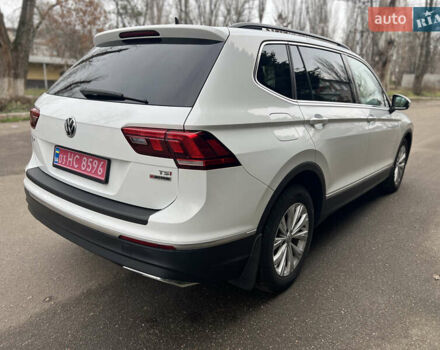 Білий Фольксваген Tiguan Allspace, об'ємом двигуна 1.98 л та пробігом 190 тис. км за 17500 $, фото 4 на Automoto.ua