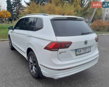 Білий Фольксваген Tiguan Allspace, об'ємом двигуна 2 л та пробігом 161 тис. км за 18200 $, фото 14 на Automoto.ua