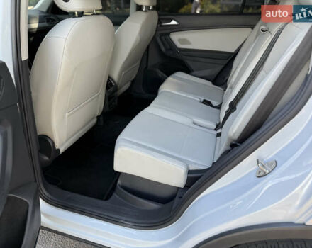 Белый Фольксваген Tiguan Allspace, объемом двигателя 2 л и пробегом 83 тыс. км за 21300 $, фото 19 на Automoto.ua