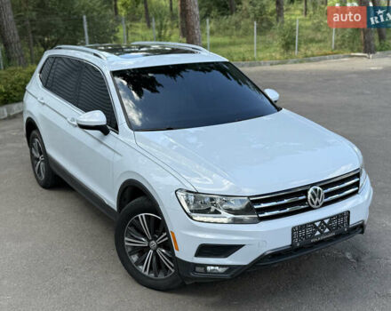 Белый Фольксваген Tiguan Allspace, объемом двигателя 2 л и пробегом 83 тыс. км за 21300 $, фото 3 на Automoto.ua