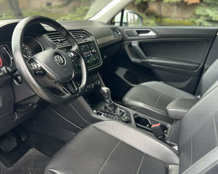 Білий Фольксваген Tiguan Allspace, об'ємом двигуна 1.98 л та пробігом 190 тис. км за 17500 $, фото 10 на Automoto.ua