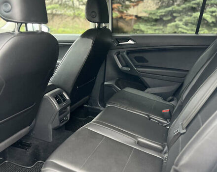 Білий Фольксваген Tiguan Allspace, об'ємом двигуна 1.98 л та пробігом 190 тис. км за 17500 $, фото 11 на Automoto.ua