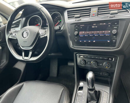 Білий Фольксваген Tiguan Allspace, об'ємом двигуна 1.98 л та пробігом 190 тис. км за 17500 $, фото 16 на Automoto.ua