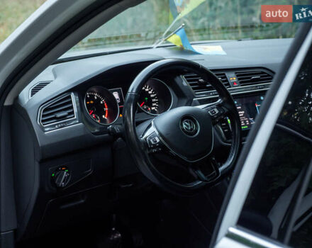 Белый Фольксваген Tiguan Allspace, объемом двигателя 1.98 л и пробегом 132 тыс. км за 22500 $, фото 16 на Automoto.ua