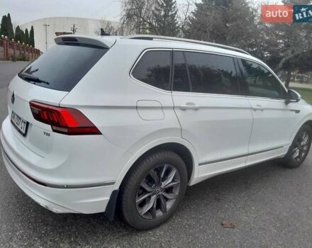 Білий Фольксваген Tiguan Allspace, об'ємом двигуна 2 л та пробігом 161 тис. км за 18200 $, фото 16 на Automoto.ua