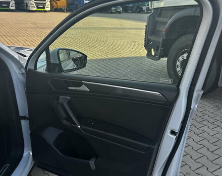 Белый Фольксваген Tiguan Allspace, объемом двигателя 0 л и пробегом 194 тыс. км за 28500 $, фото 32 на Automoto.ua