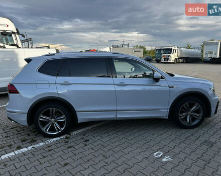 Белый Фольксваген Tiguan Allspace, объемом двигателя 0 л и пробегом 194 тыс. км за 28500 $, фото 12 на Automoto.ua