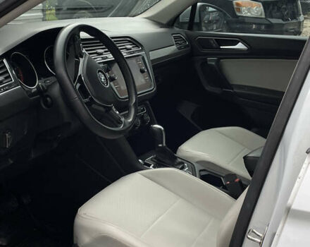Фольксваген Tiguan Allspace 2018 в Виннице на Automoto.ua Белый Фольксваген Tiguan Allspace, объемом двигателя 2 л и пробегом 197 тыс. км за 18200 $, фото 49 на Automoto.ua