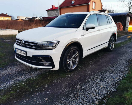 Белый Фольксваген Tiguan Allspace, объемом двигателя 2 л и пробегом 178 тыс. км за 33200 $, фото 3 на Automoto.ua