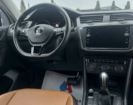 Белый Фольксваген Tiguan Allspace, объемом двигателя 2 л и пробегом 77 тыс. км за 18800 $, фото 7 на Automoto.ua