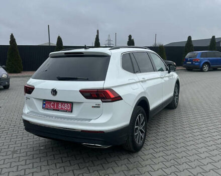 Белый Фольксваген Tiguan Allspace, объемом двигателя 2 л и пробегом 77 тыс. км за 18800 $, фото 4 на Automoto.ua
