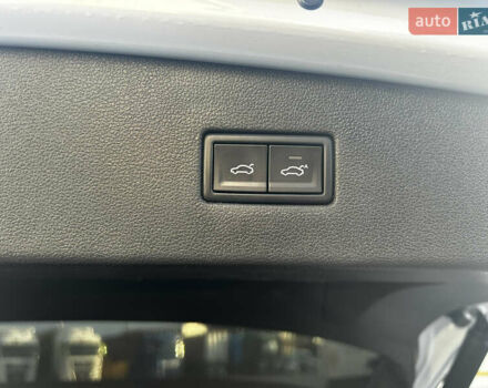 Белый Фольксваген Tiguan Allspace, объемом двигателя 0 л и пробегом 194 тыс. км за 28500 $, фото 35 на Automoto.ua