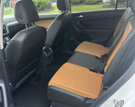 Белый Фольксваген Tiguan Allspace, объемом двигателя 2 л и пробегом 77 тыс. км за 18800 $, фото 9 на Automoto.ua