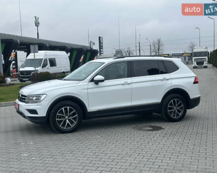 Белый Фольксваген Tiguan Allspace, объемом двигателя 2 л и пробегом 77 тыс. км за 18800 $, фото 1 на Automoto.ua