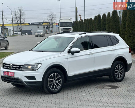 Белый Фольксваген Tiguan Allspace, объемом двигателя 2 л и пробегом 77 тыс. км за 18800 $, фото 2 на Automoto.ua
