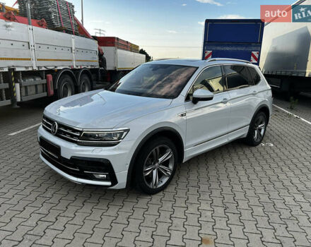 Белый Фольксваген Tiguan Allspace, объемом двигателя 0 л и пробегом 194 тыс. км за 28500 $, фото 1 на Automoto.ua